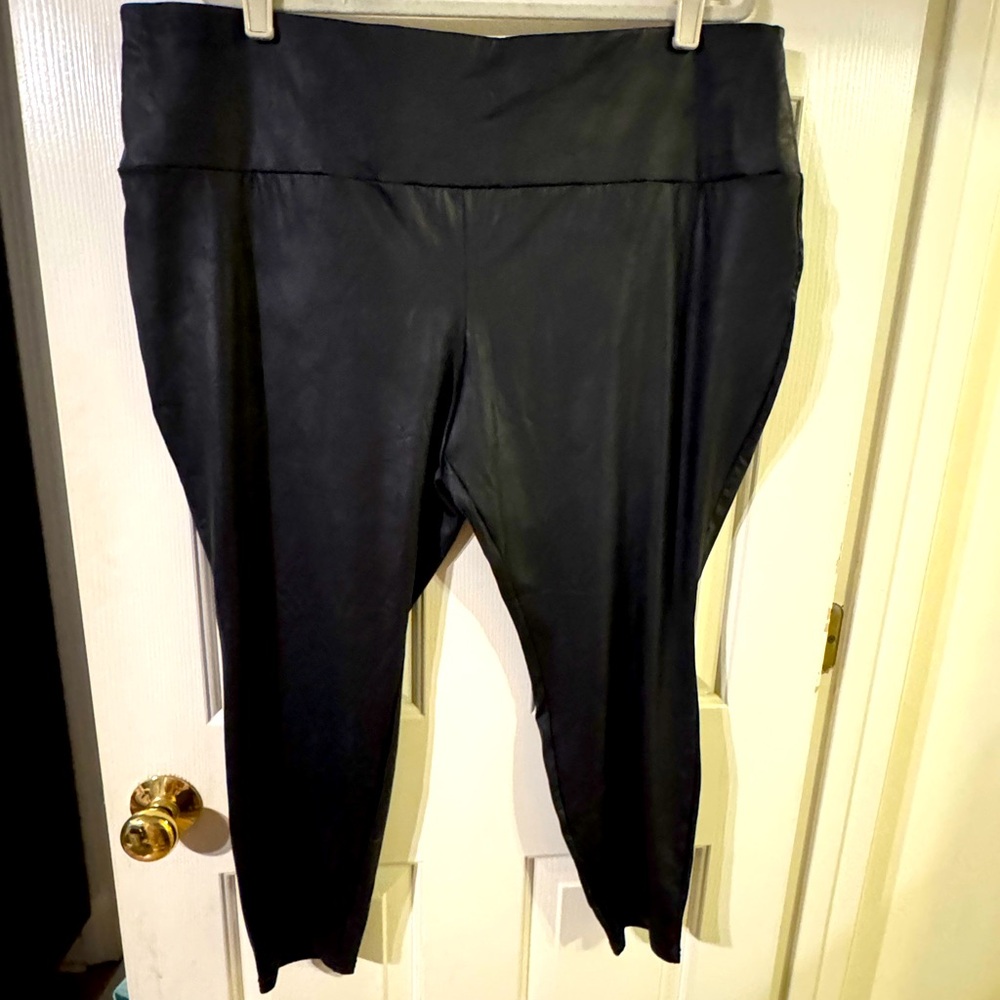 2x leather like black leggings stretchy